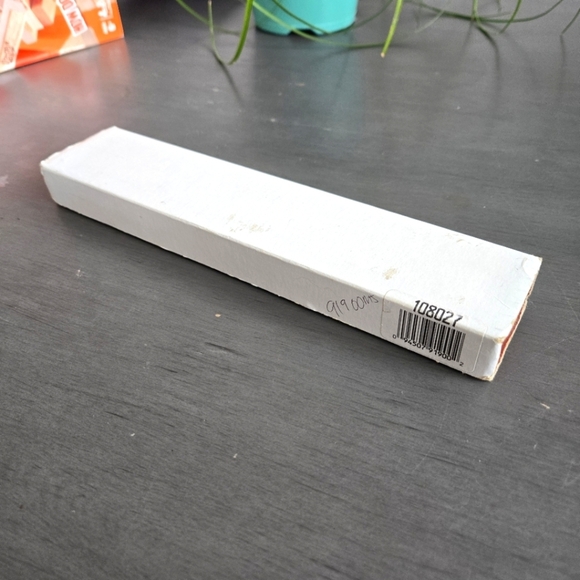 BECORA | Black Leather Strap Watch - Picture 2 of 12